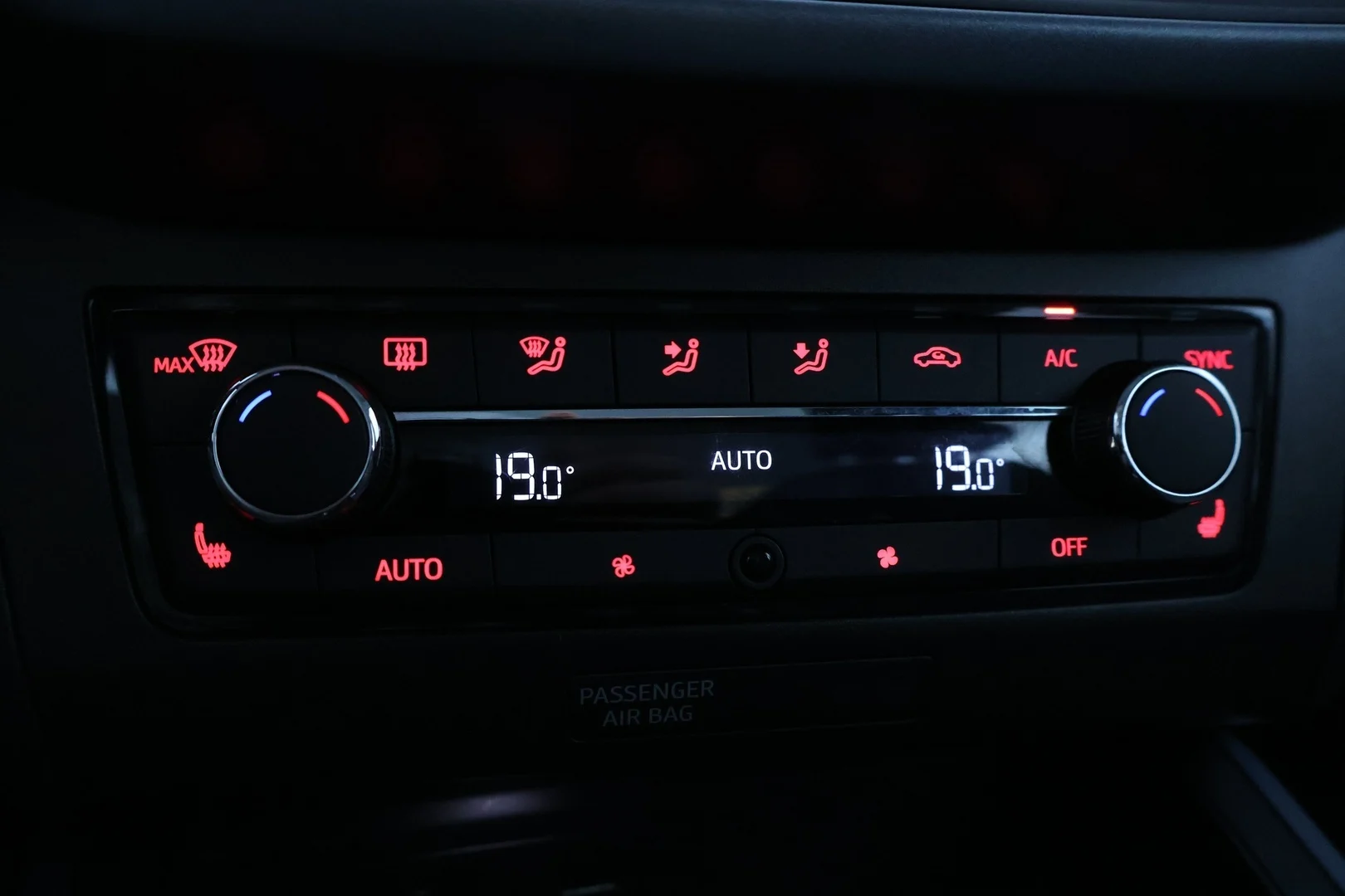 Car Image - N1keoTs1Q4iuLavNLbBDI