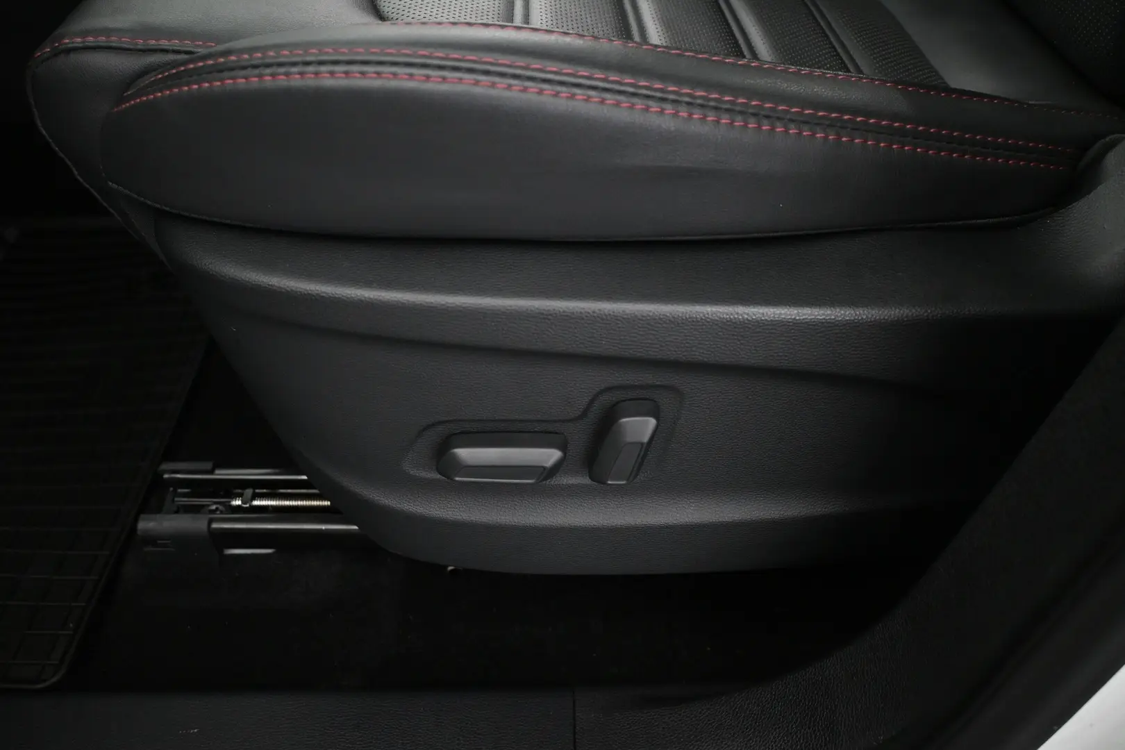 Car Image - 3WFJIC5CPGoAcO7fbf2gTN