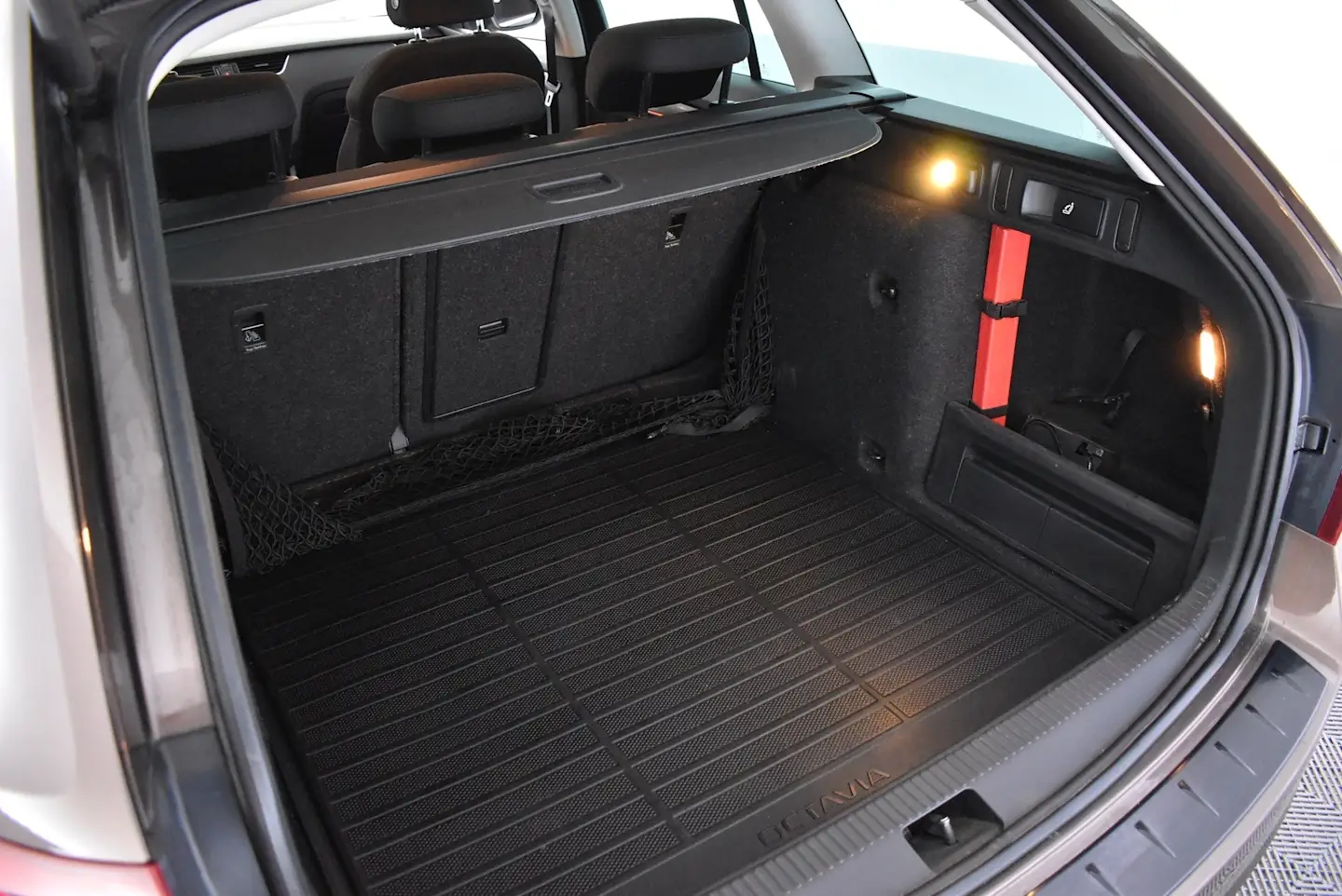 Car Image - 1ll8sL7zBdllNXtlfvDOSF