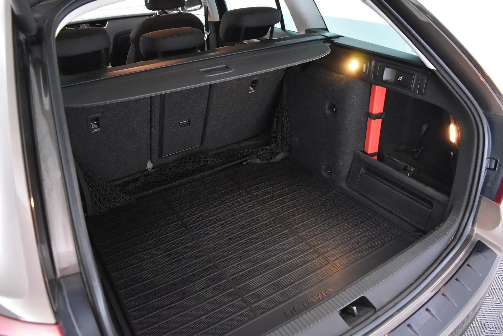 Car Image - 1ll8sL7zBdllNXtlfvDOSF