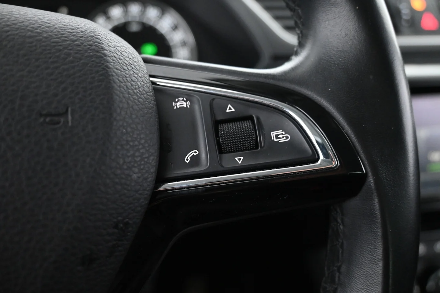 Car Image - 3rhcXen9Avu80hIdzkTKyM