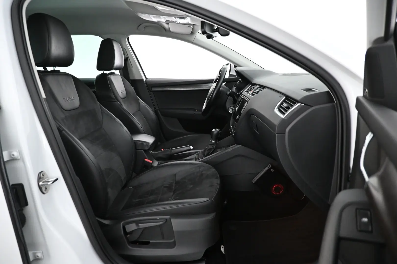 Car Image - 4E8UZeSECFeKmjN55c1yDm