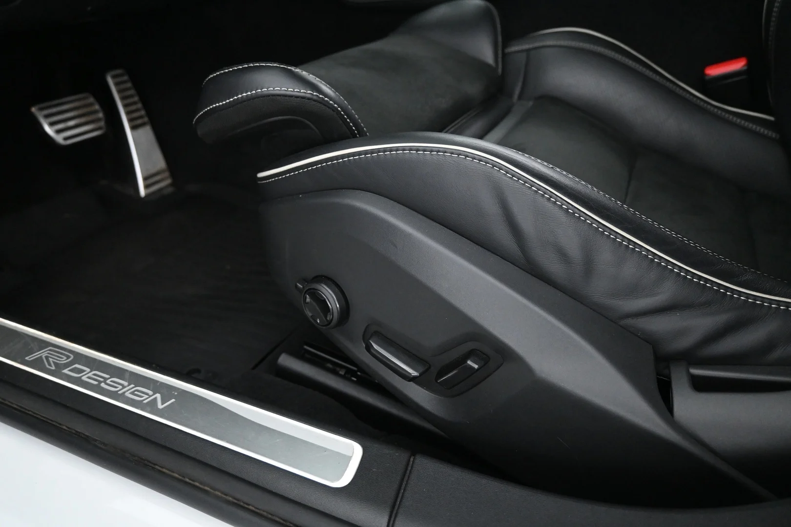 Car Image - 2q6MQuQaJgb1LMOH2yTVty