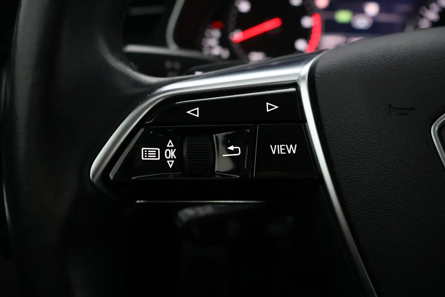 Car Image - 4uBn41JUZuhwcipXenCCeL