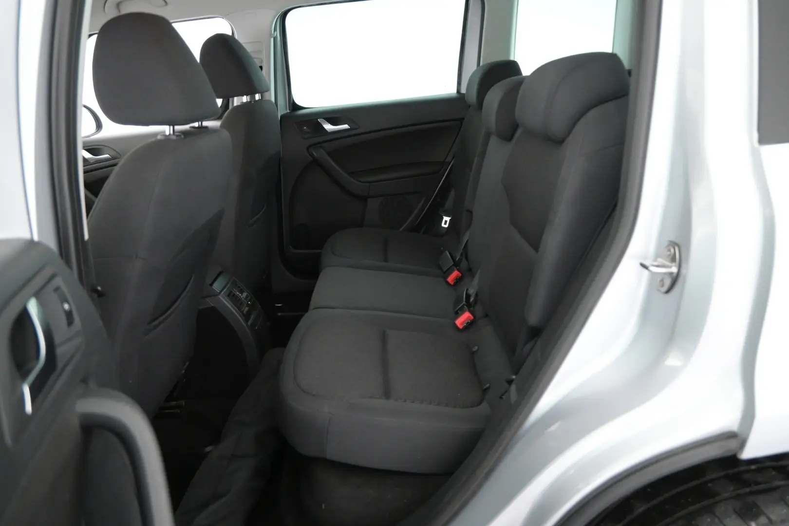 Car Image - 2PC6GuwtsRp4KBxNtkSQeV