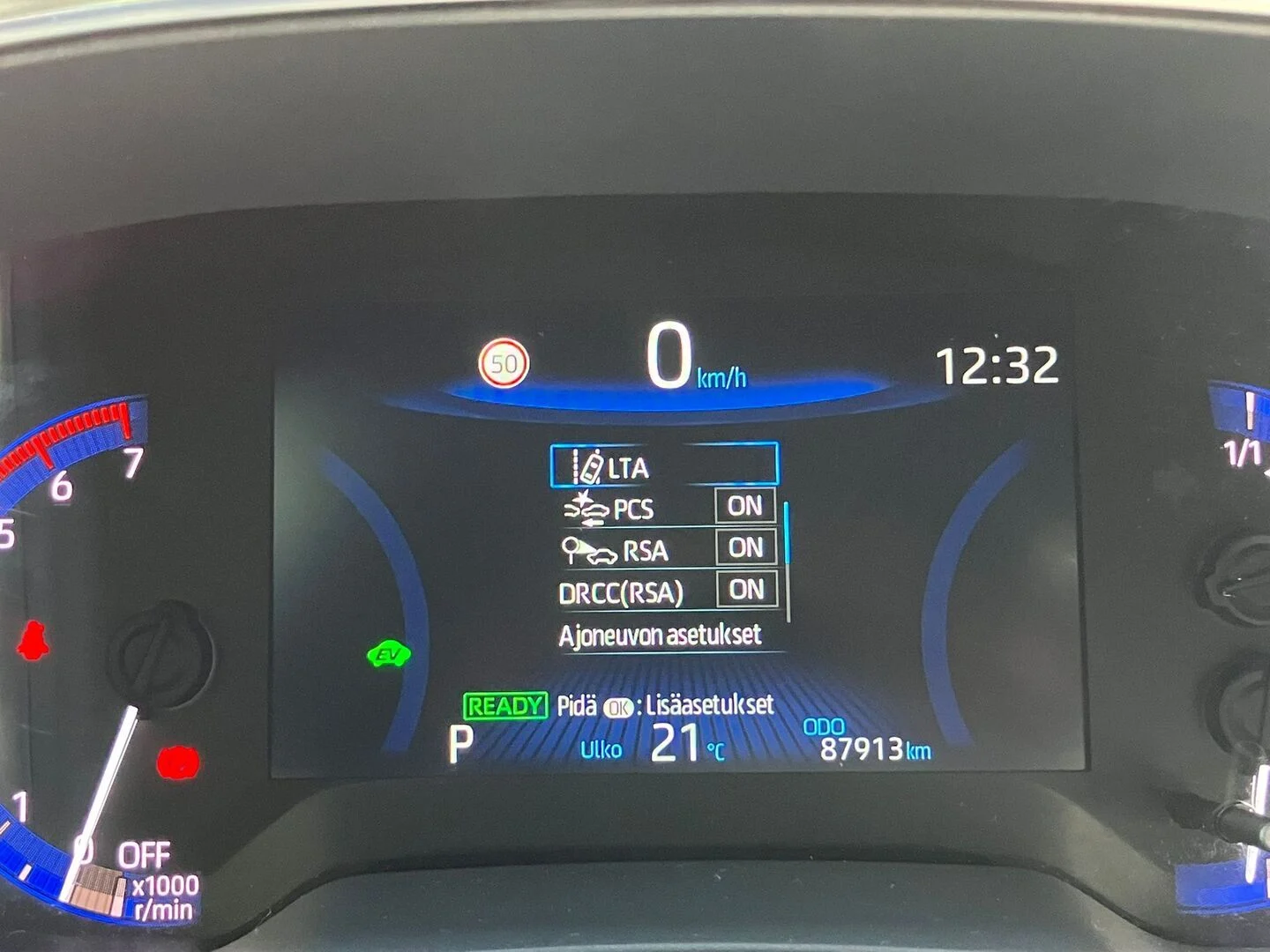 Car Image - f3045PtGpxiv8nWcXluig