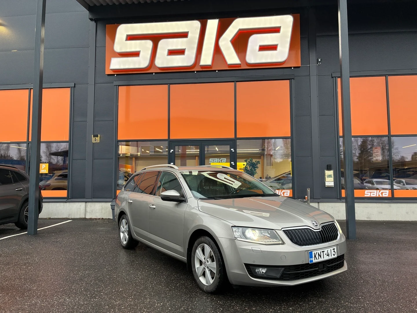 Car Image - 7mcxJ9XxqjRHrLxQGRjItB