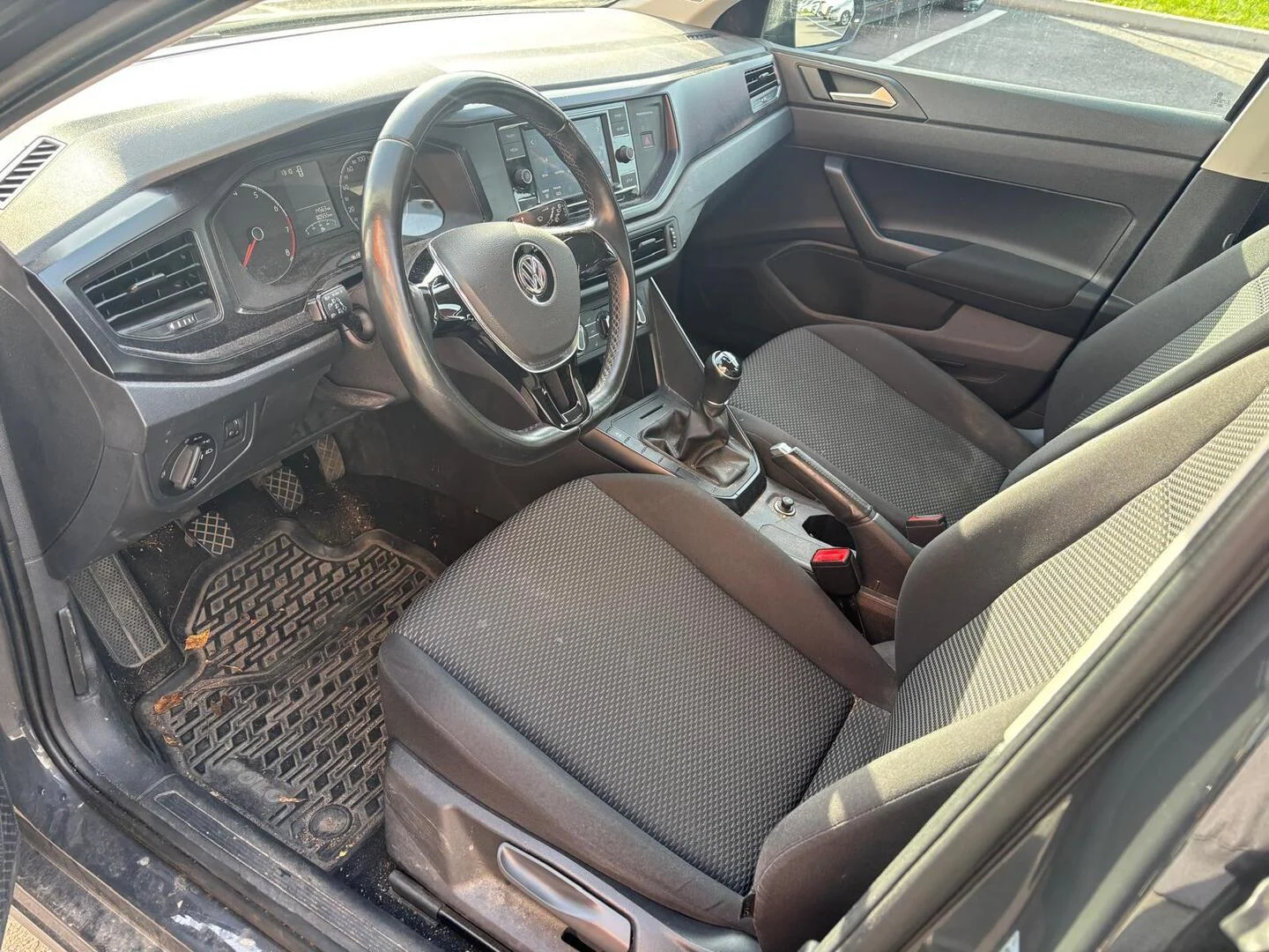 Car Image - 3bZL9wYbciuP1ni5P3M1eE