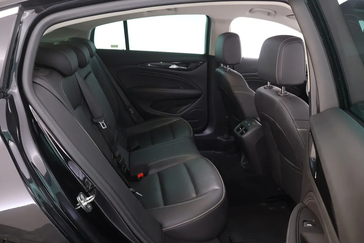 Car Image - 33SzX4x8d4EcSCVxbxnzdo