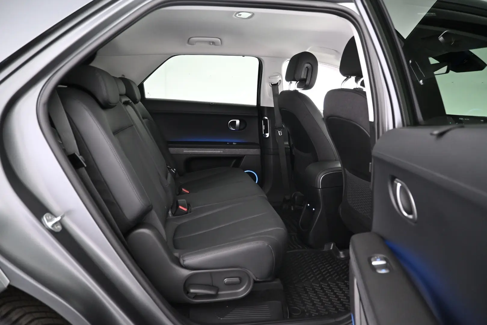 Car Image - 46uEWryf5h9j48cRdEV9U1