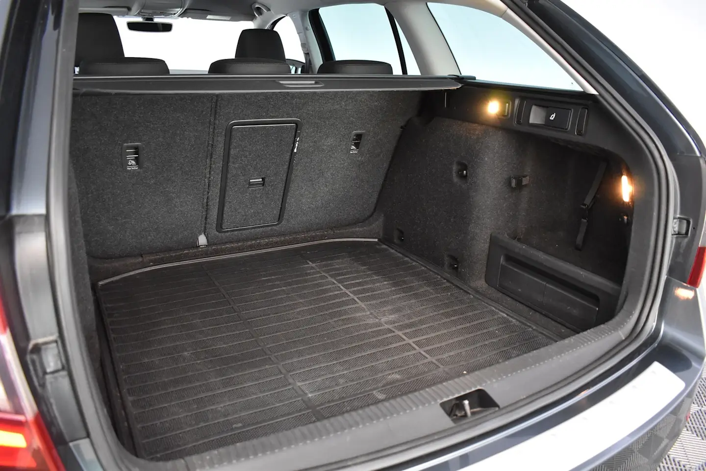 Car Image - 6PezX2iC1PM0WQ5Nz7xQdH