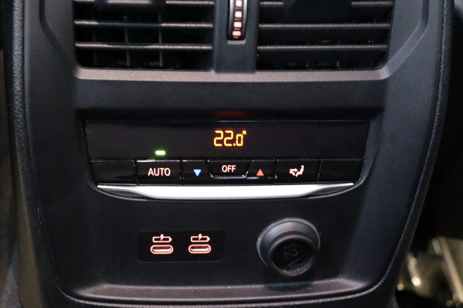Car Image - BOyrKmtdIpb0hguxJewf3