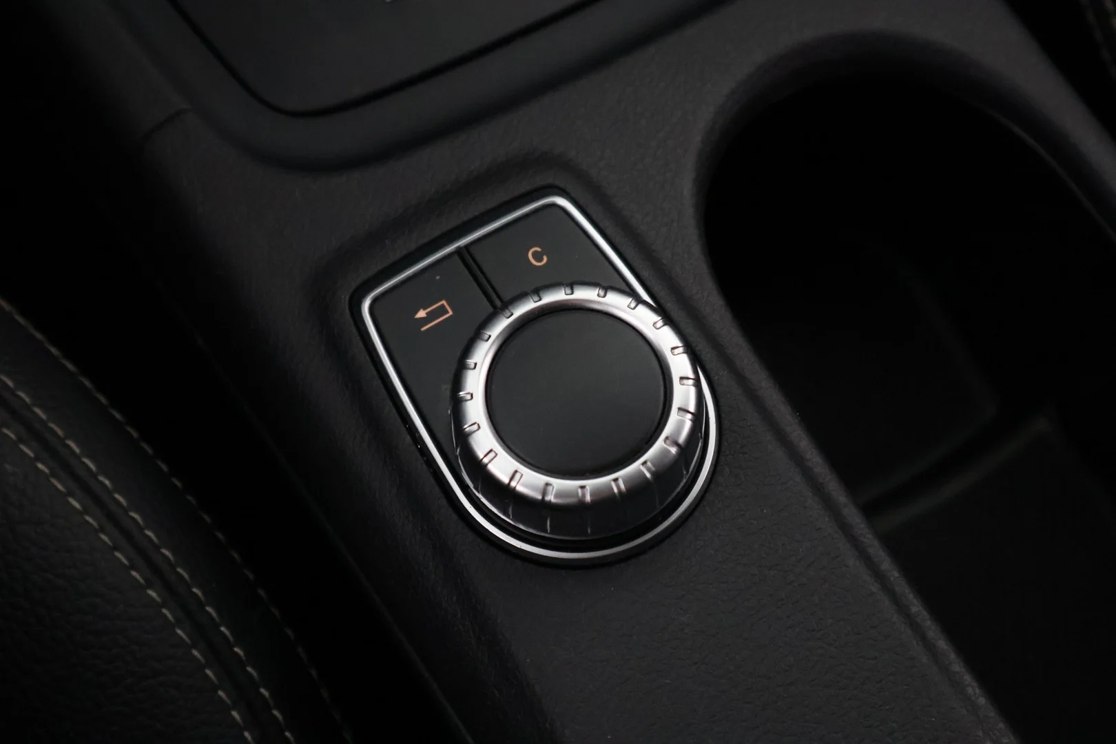 Car Image - 3KxCdyFXowwSL8RhFyu7bV