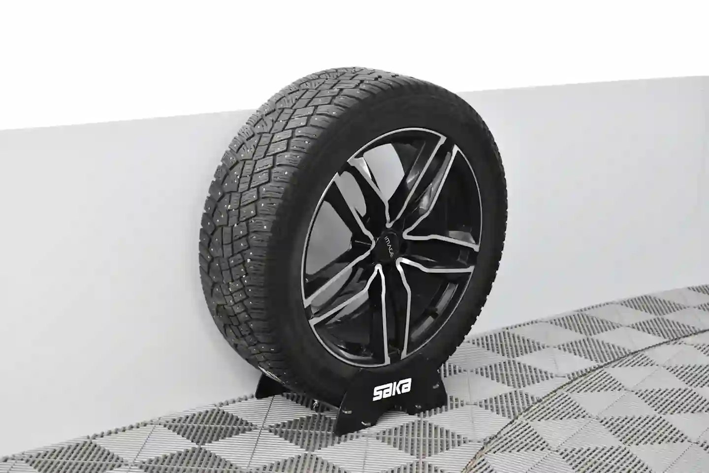 Car Image - tSD9zDIwXDuUO8I19vZbB