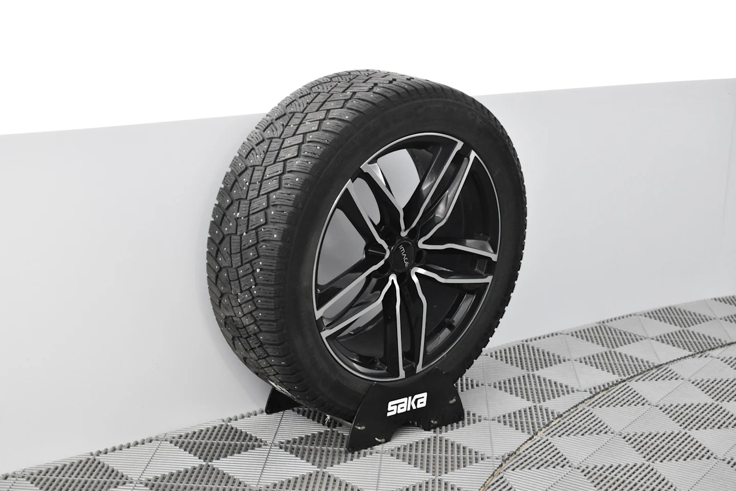 Car Image - tSD9zDIwXDuUO8I19vZbB