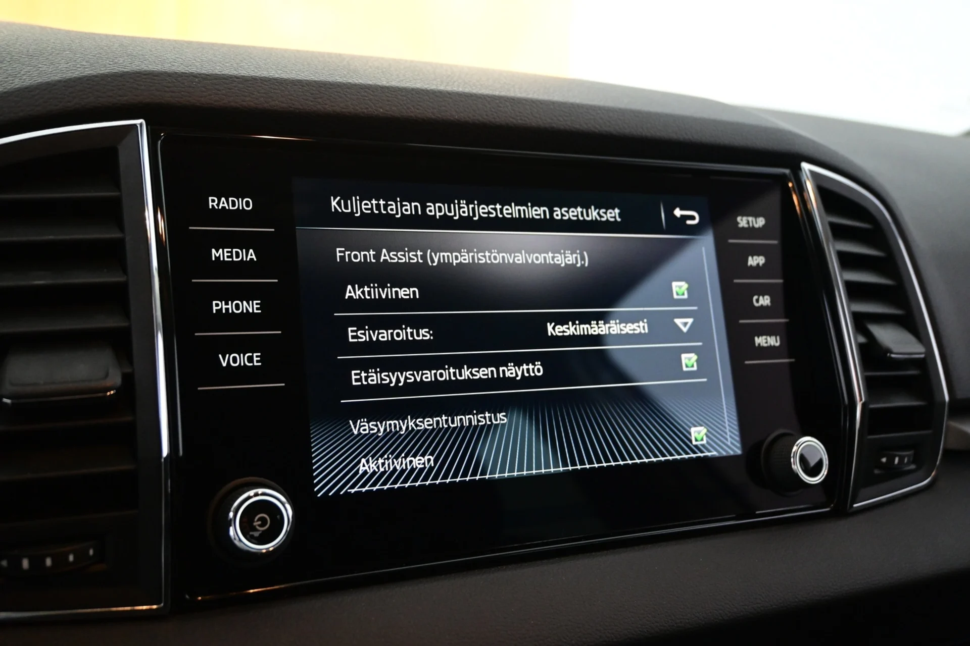 Car Image - 31d2Kky8r0bfbmi9a3x8NE
