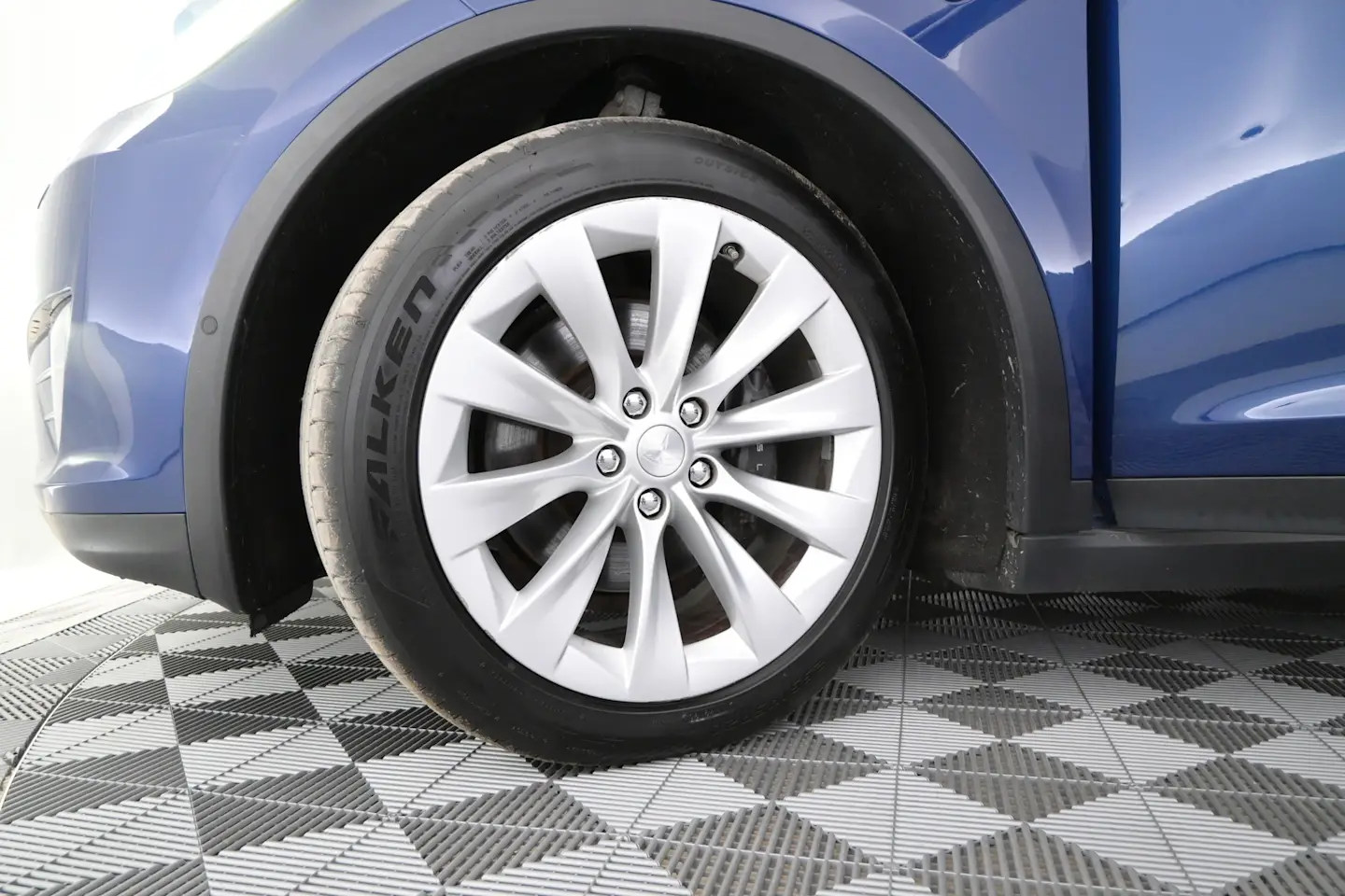 Car Image - 6TIvfjxKXhl4bBmRA1BGCh