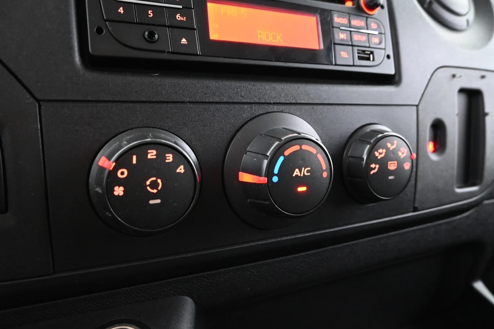 Car Image - 60w0nKeemZfx6JULUkWuCP
