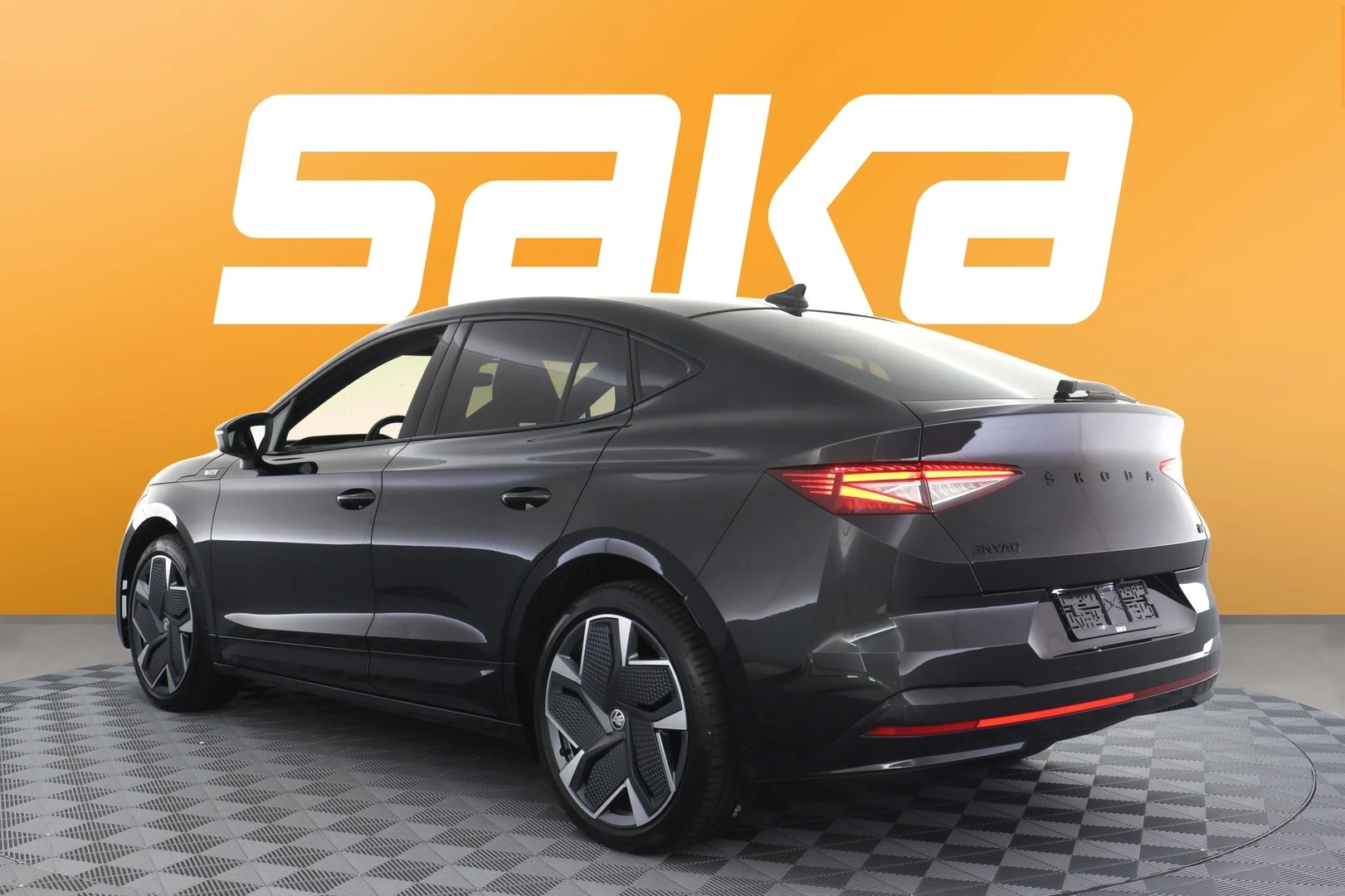 Car Image - 3lftQlCfLkIuIEHaauP6xA