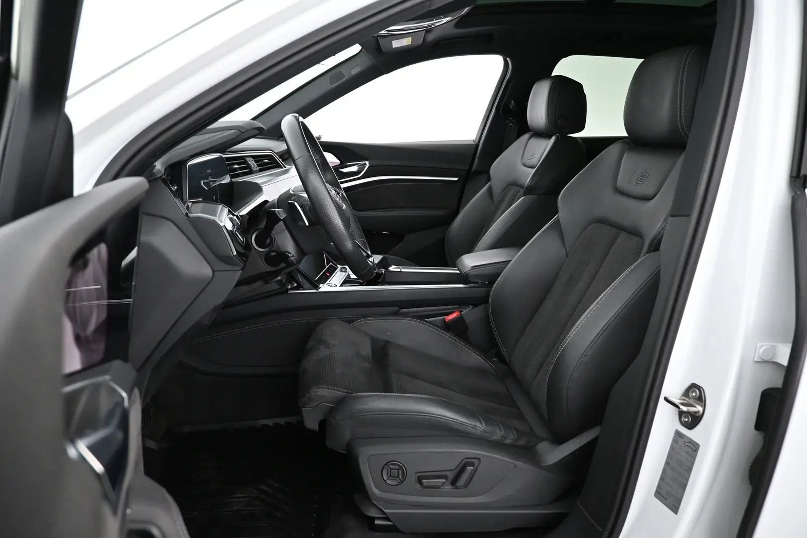 Car Image - 2Vhv4TxSLJLpx4kFKMtuMn