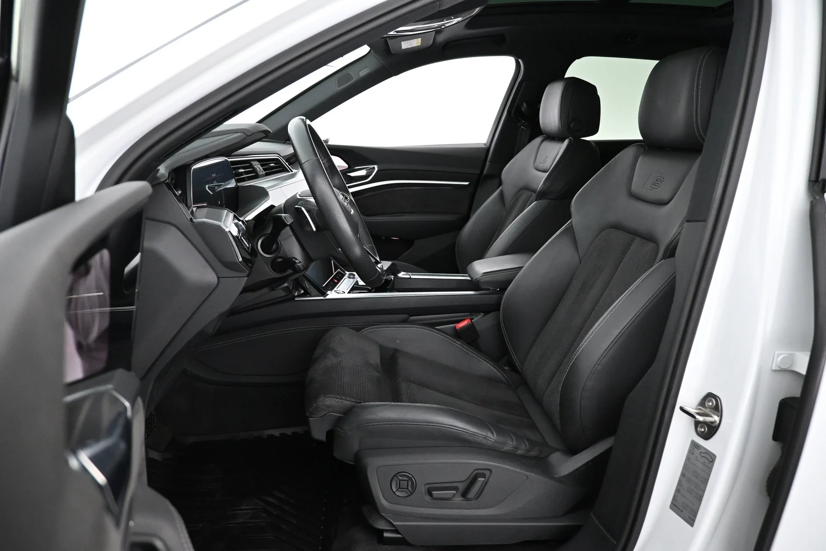 Car Image - 2Vhv4TxSLJLpx4kFKMtuMn