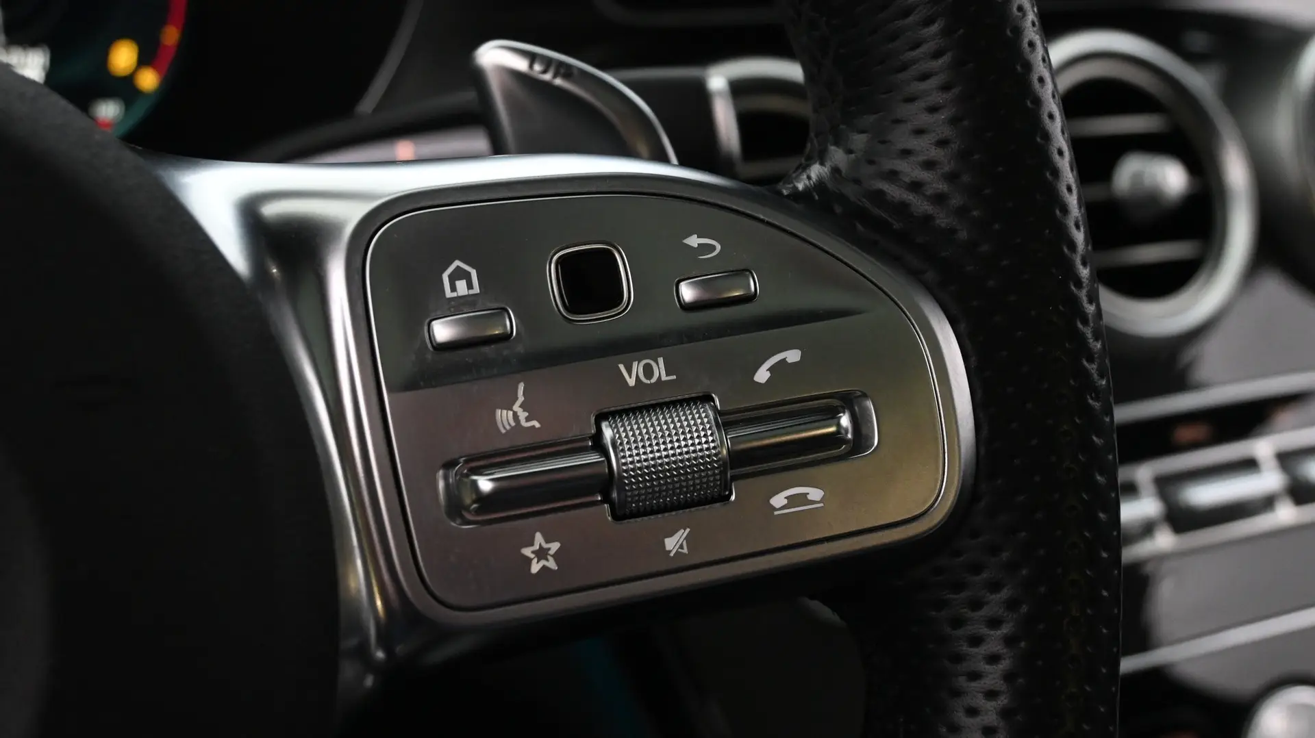 Car Image - 2g3jLw1bEmpqw024JCjp1U
