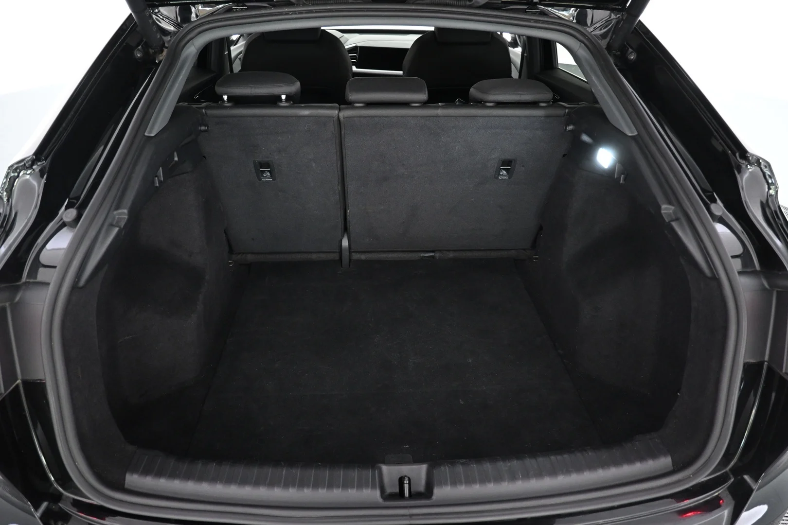 Car Image - 15xorhEfdALjuflmH8iK1K