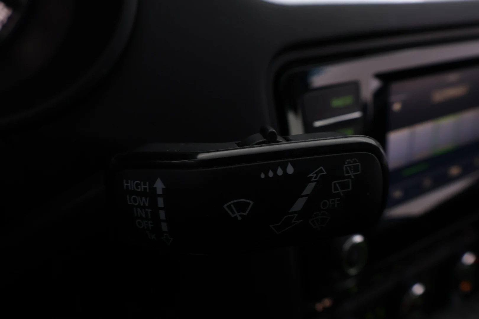 Car Image - 1KuFQjbEEaepXoIhdK35Oo