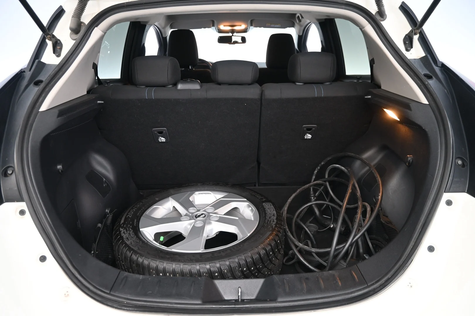 Car Image - 3lZrFCcz2j3TMRGLVw2Wpm