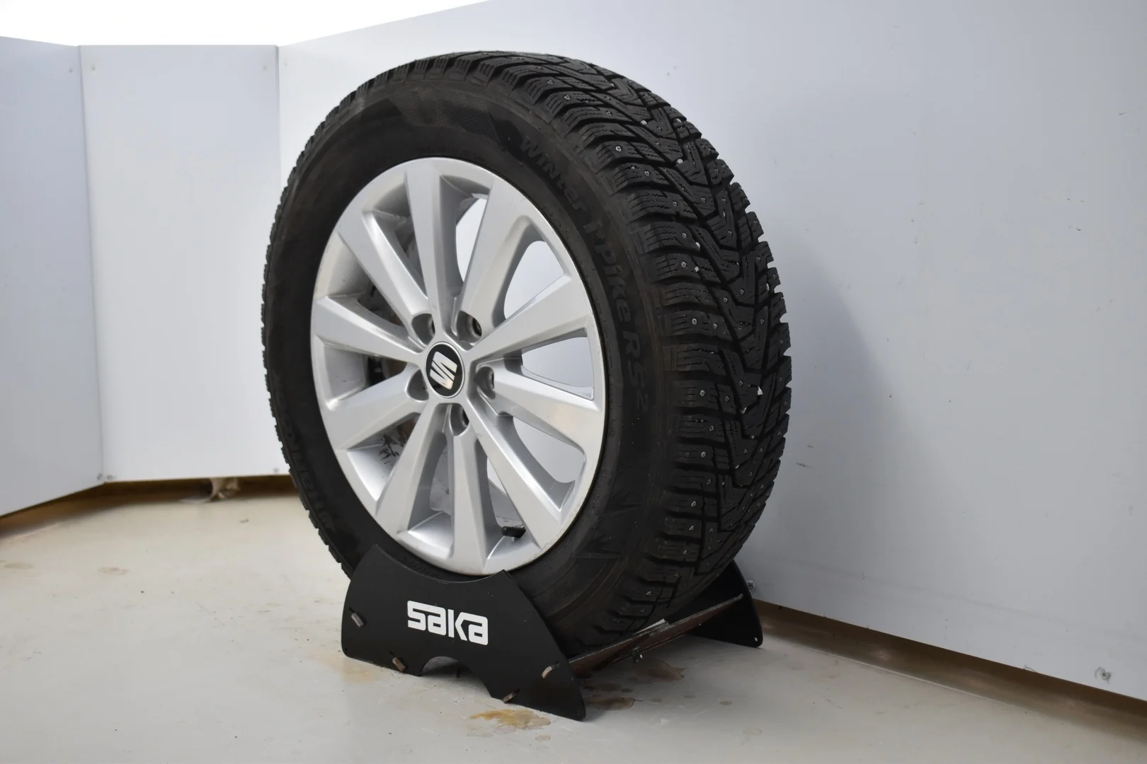 Car Image - 6YuSDh4Ox7Merqu4Ur8B9Z