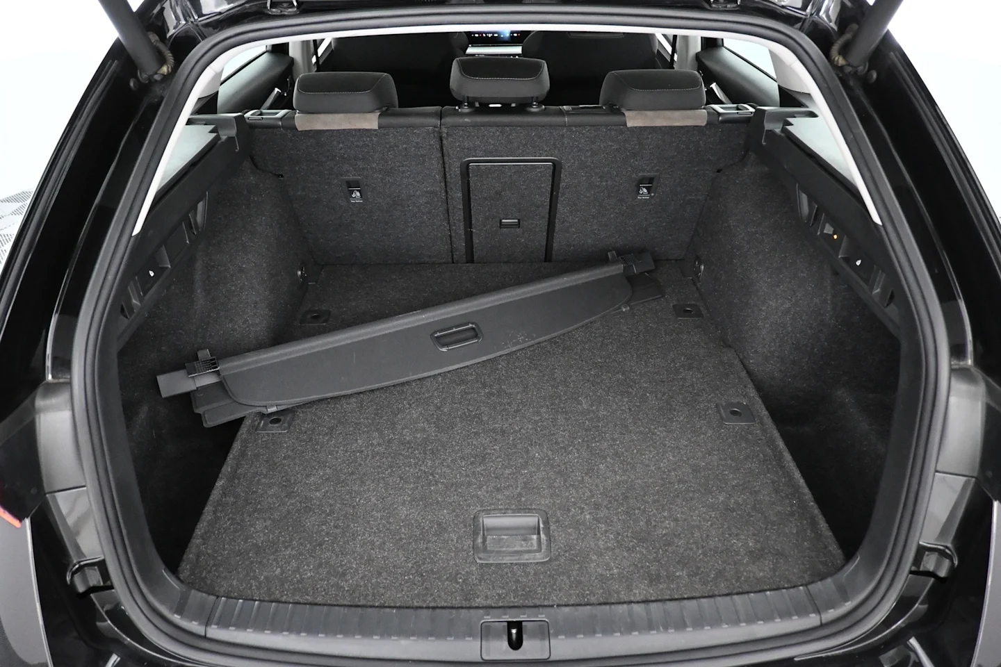 Car Image - 2hOzY5et5VgFlV8DfZG6vr