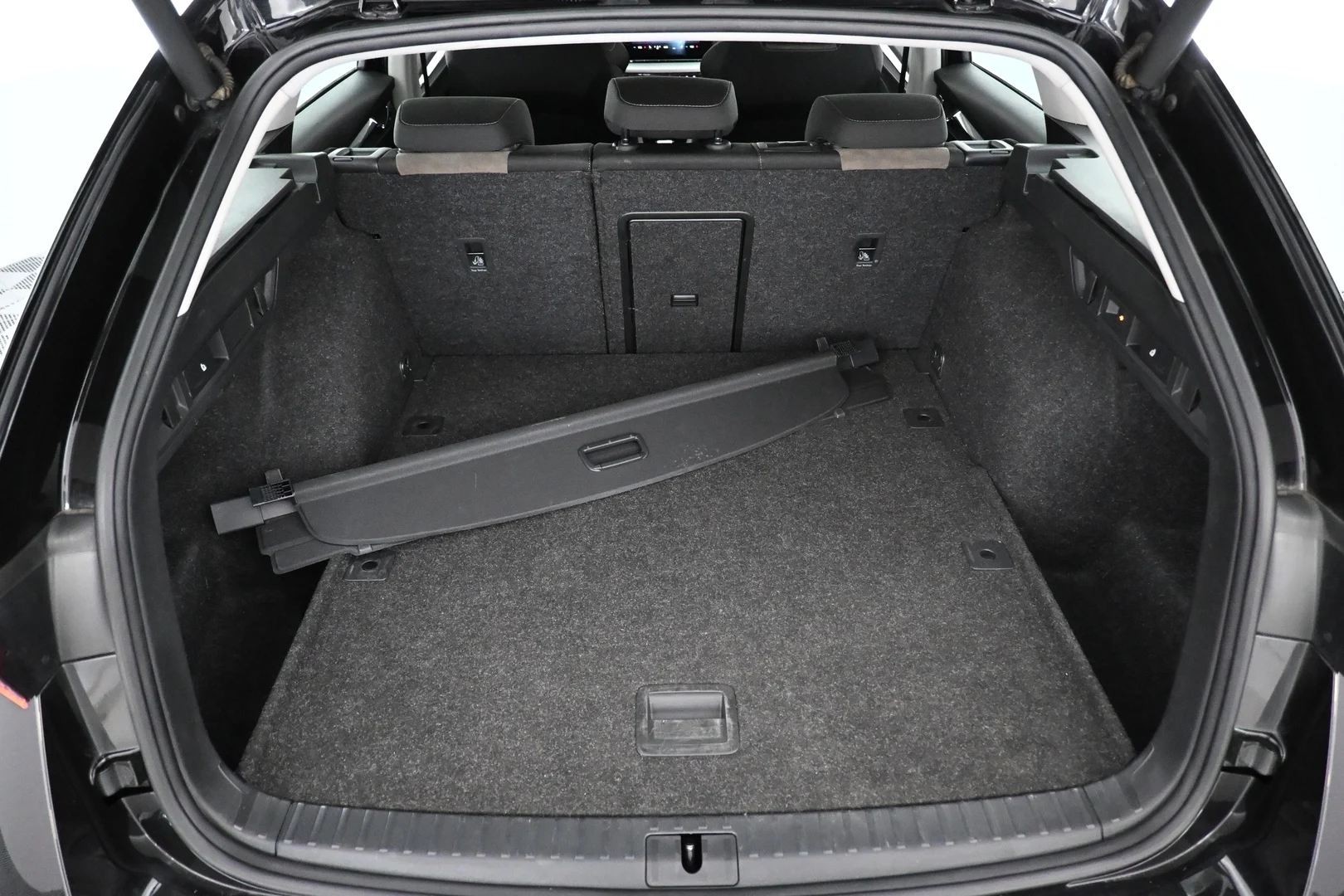 Car Image - 2hOzY5et5VgFlV8DfZG6vr
