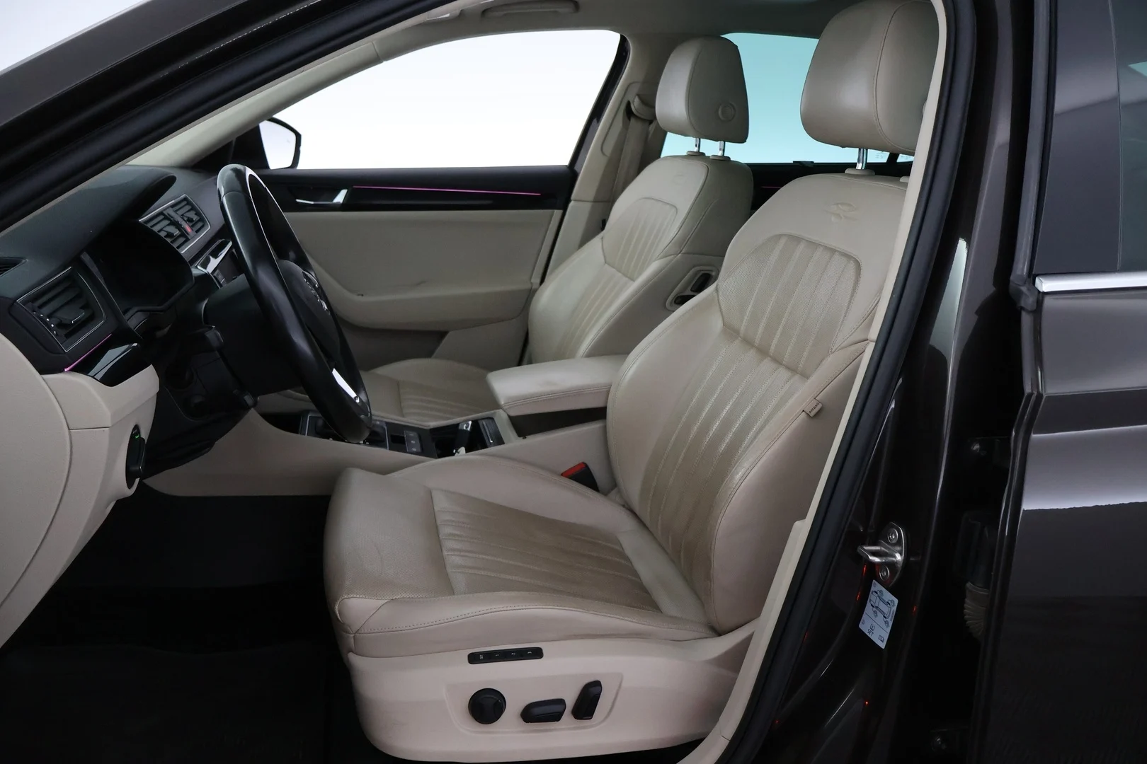 Car Image - 1l75ypJ2sTDjNmW8OpiQ5J
