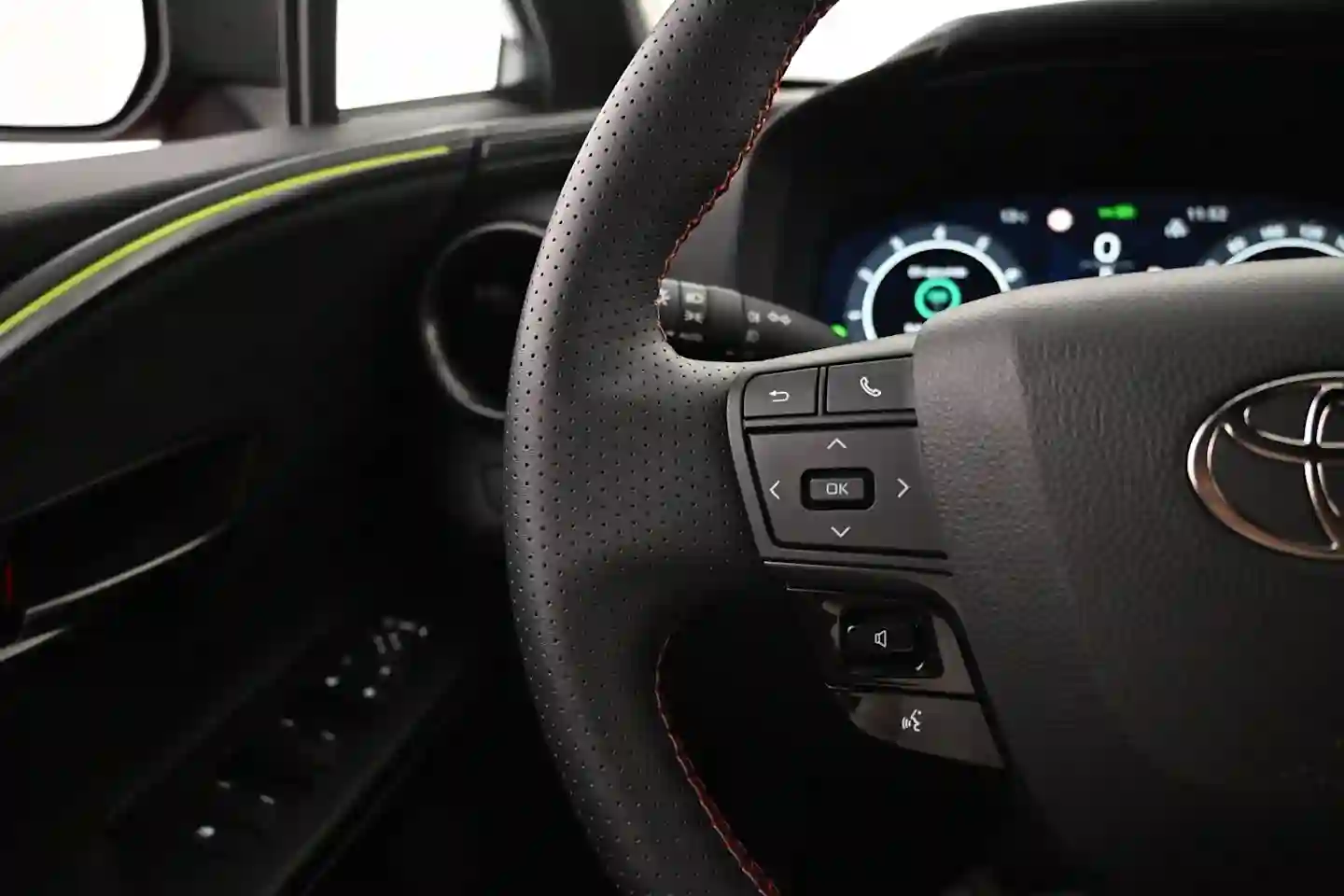 Car Image - 7j4KkDC0ygsqrfFqfqCzZd