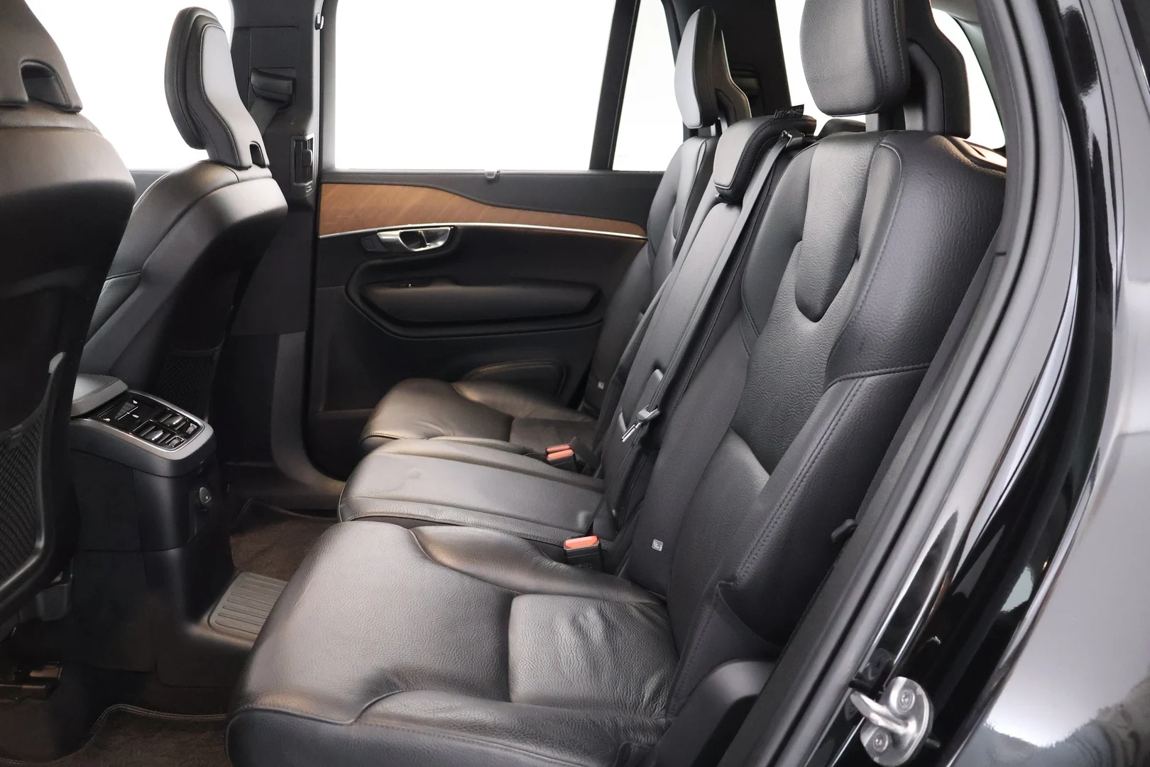 Car Image - 3tNxV0jiomKrE6qTfGiJLz