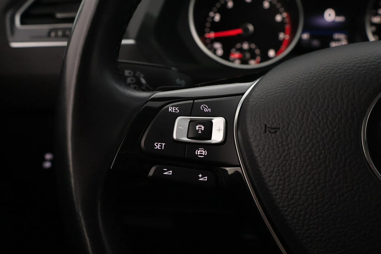 Car Image - 5k3LdbnYwJOQHCjvZtarVJ