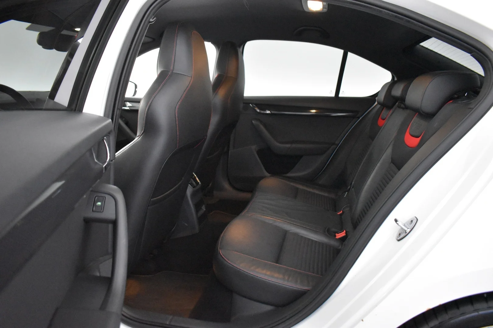 Car Image - 4g9xGndTY3g8bz5FWllitR