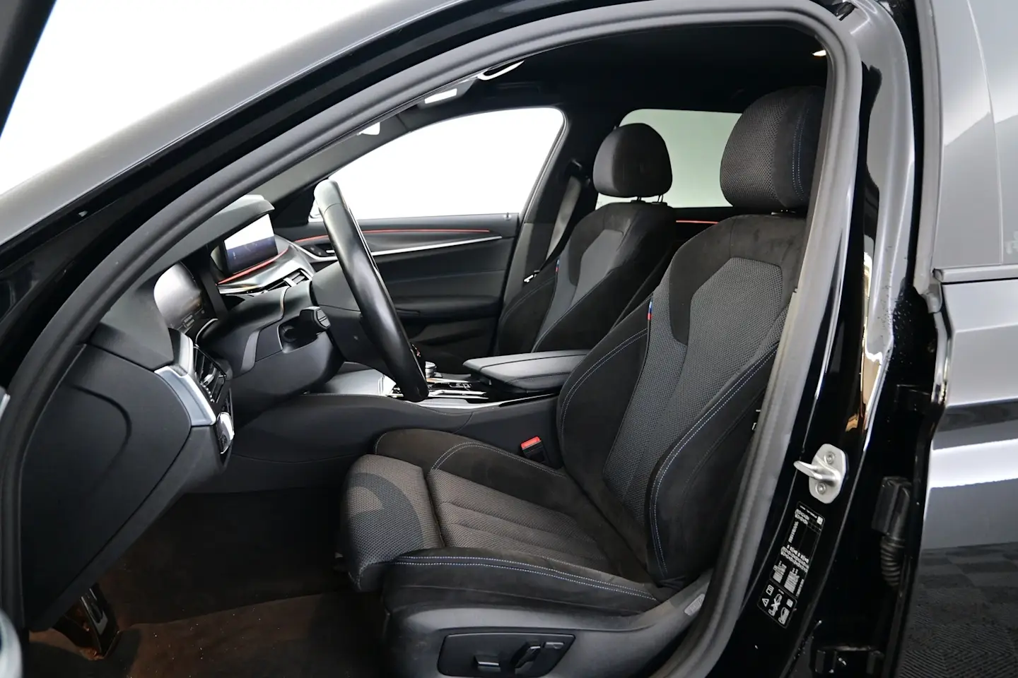 Car Image - 6JGXM3OPHrqw0i6Gvv4jfS