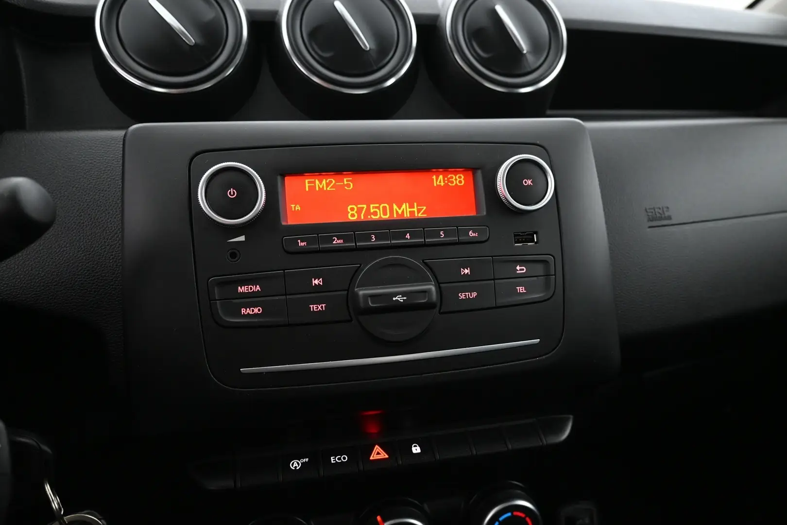 Car Image - y0TZEeYgrUFKzZ4q22zw6