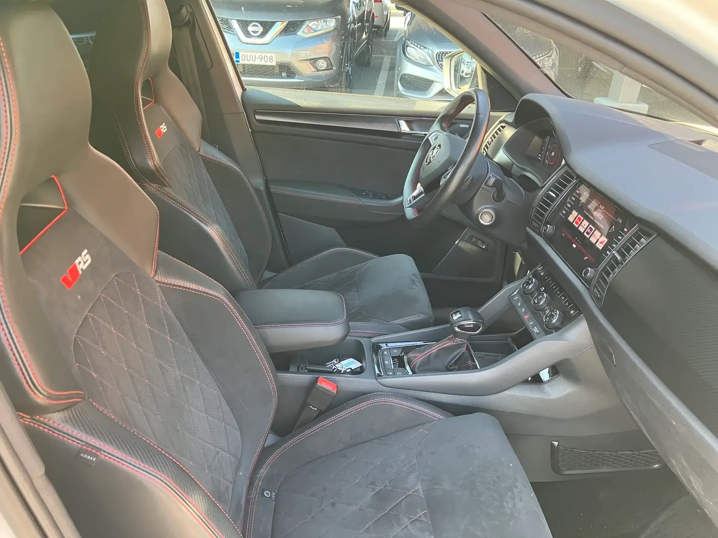 Car Image - 4kWf4DLbzT6Cdh8F7LGxhS