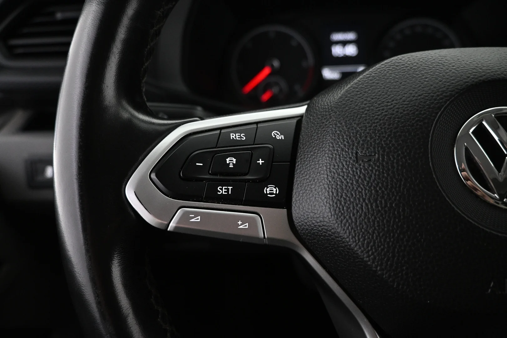 Car Image - 6NsIjdTC5yPOYg0SBhDwXT