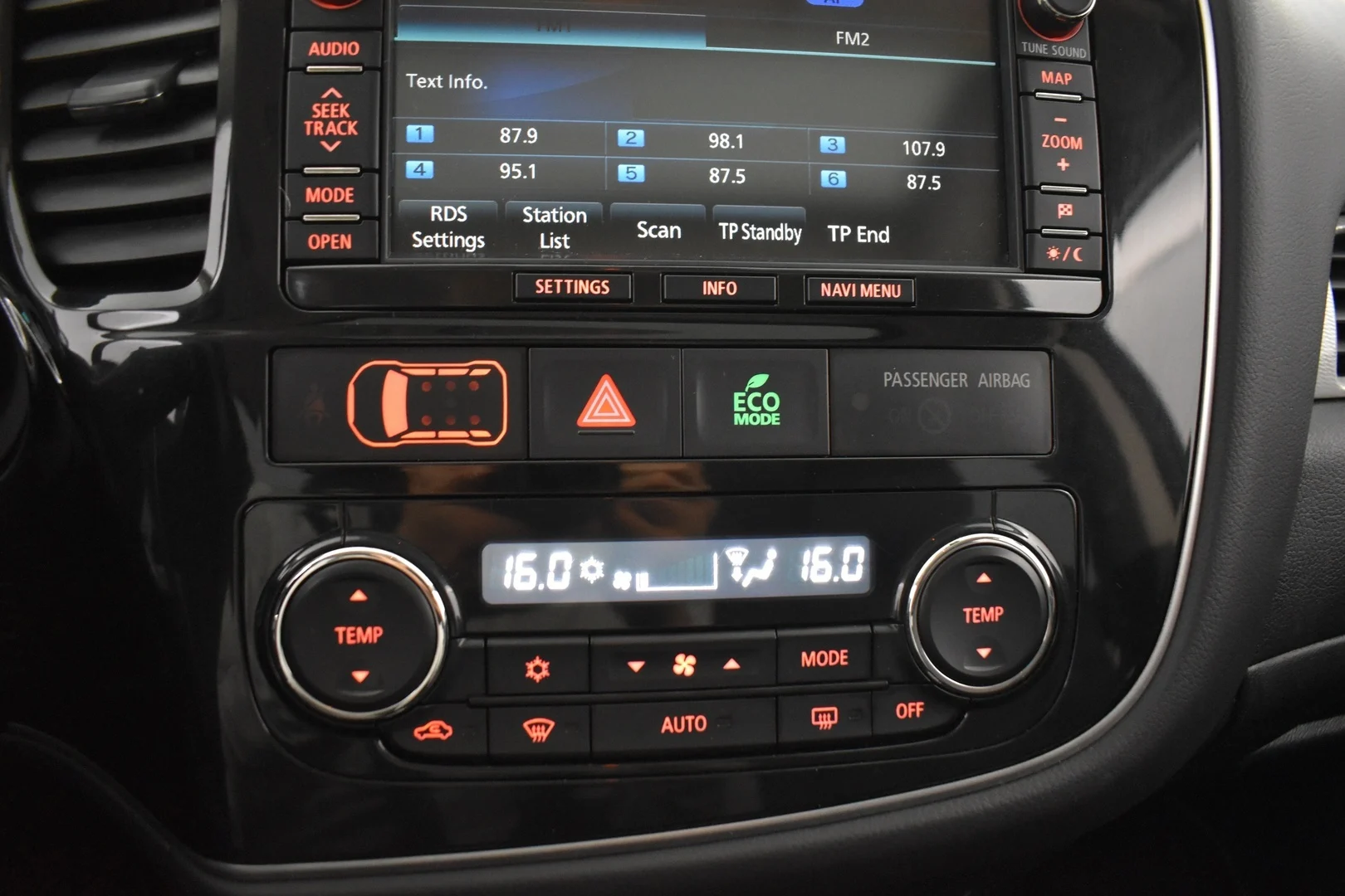 Car Image - 4SoSFcNNchMV488OR9hhLu