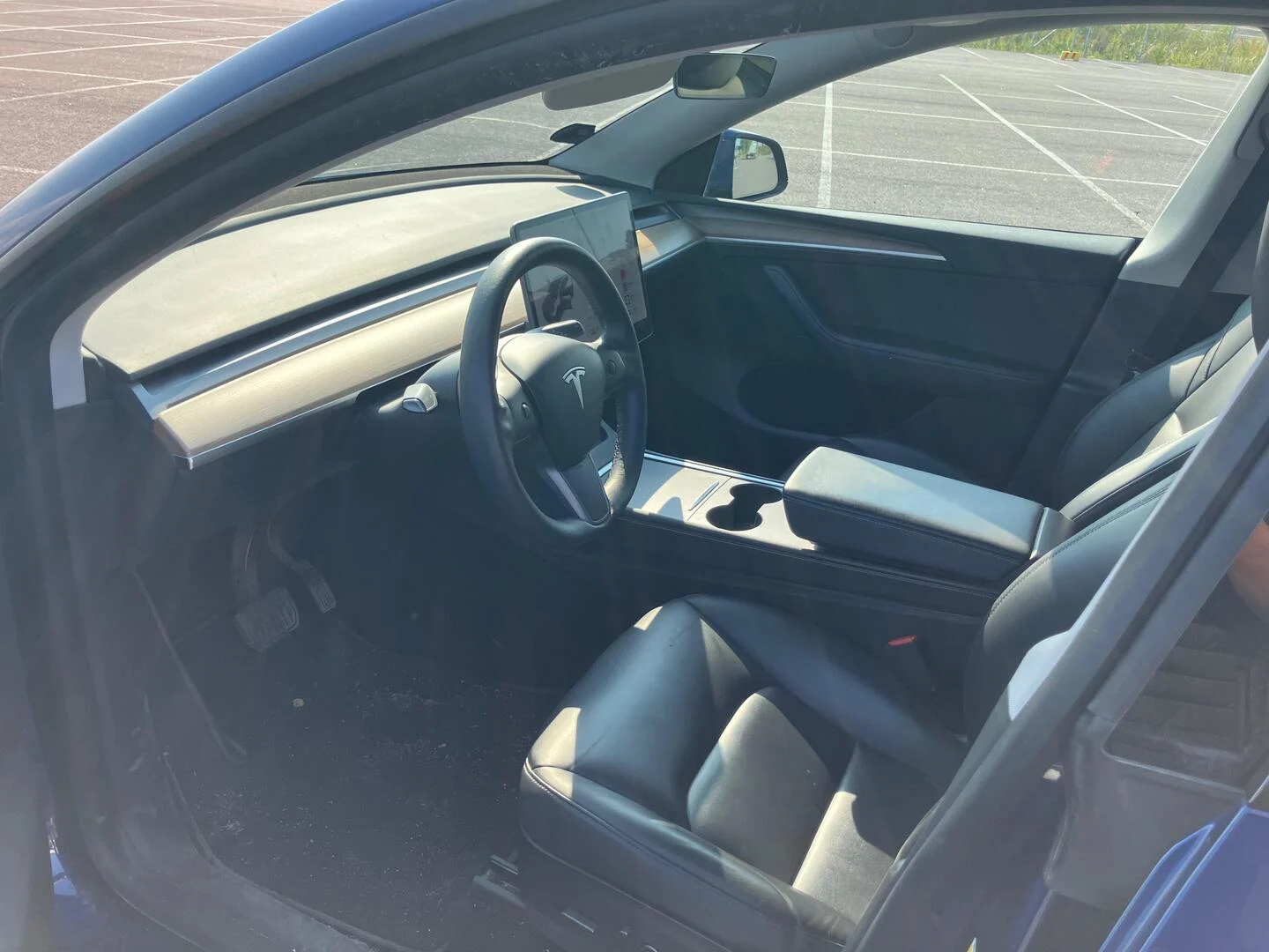 Car Image - hqbkPpFm3EpZ3H1aTdoAR