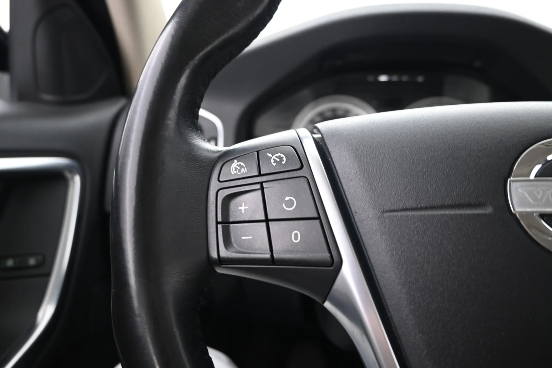 Car Image - 01wMe7ZFgh87vAqNZYT5kn