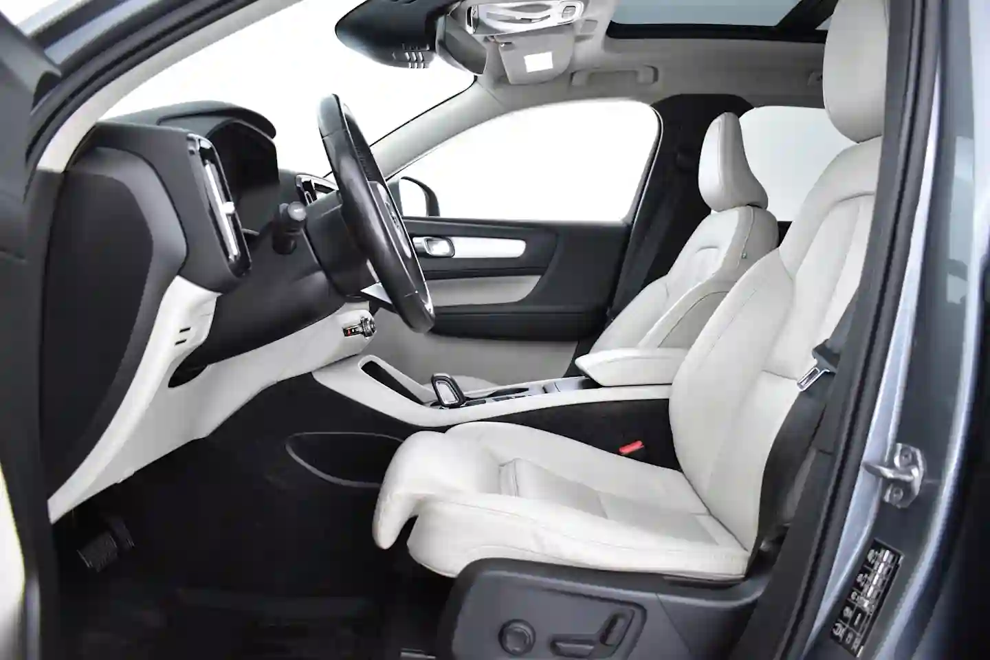 Car Image - 2QYuHWR5ifdTucruvestxd