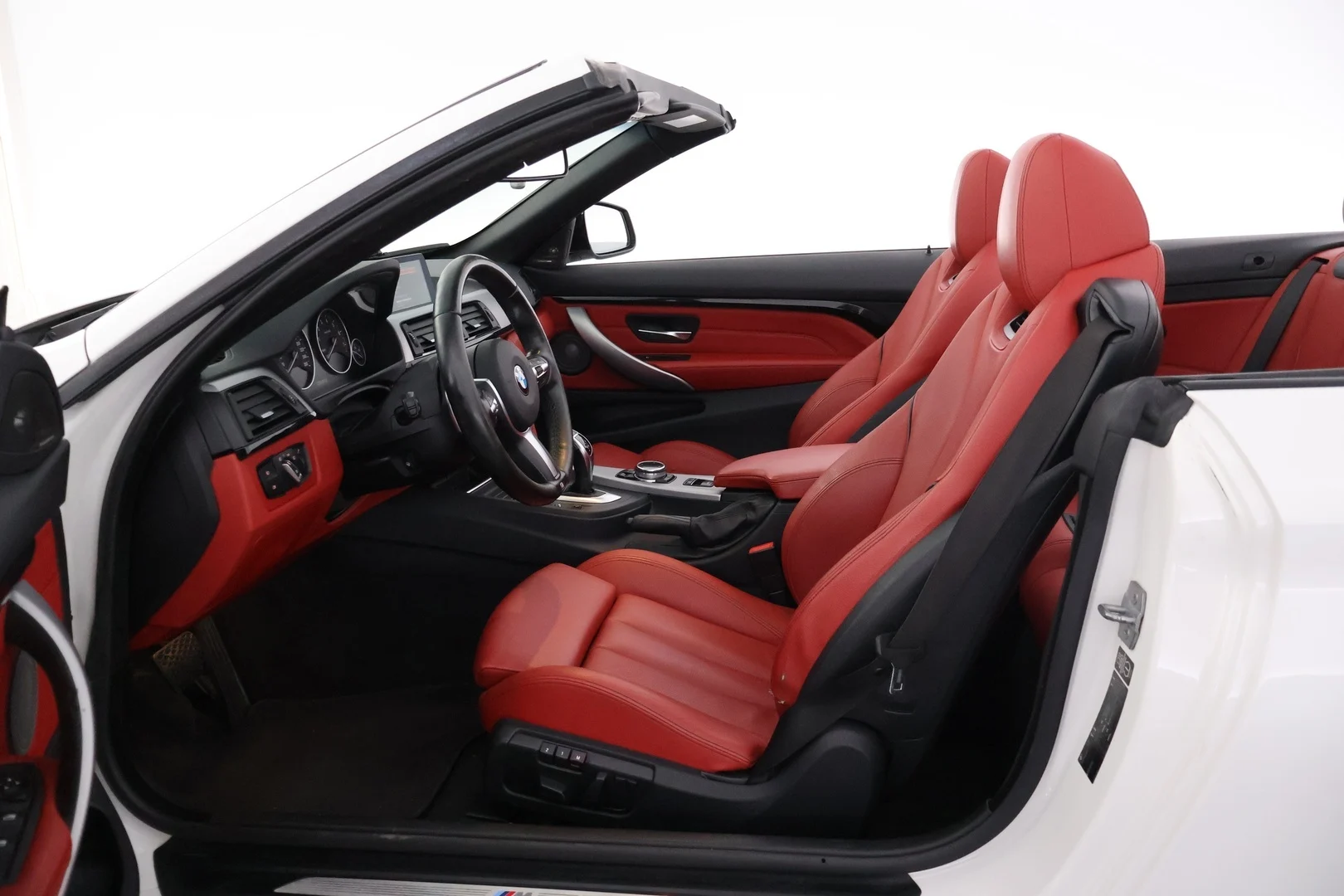Car Image - 2OQceXd6TghF28lXKDFIP8