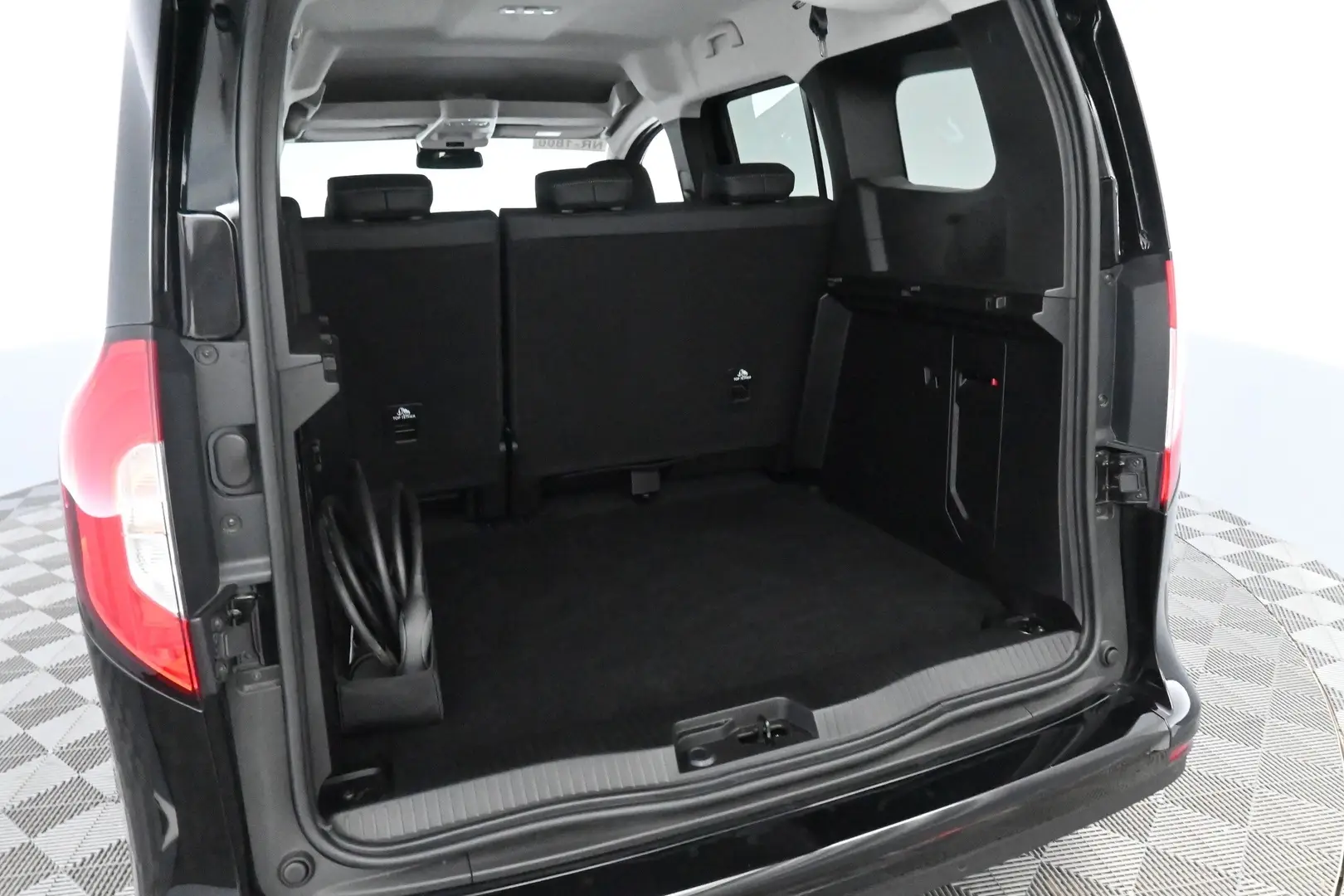Car Image - 15eZISzVq3PFszvkshjr0V