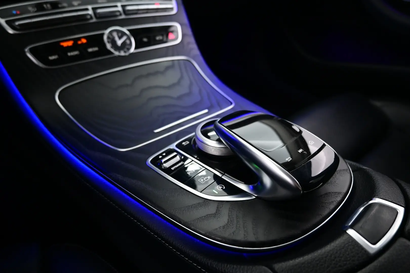 Car Image - 3sJ3HoJmNrWxnpv4xY9UxN