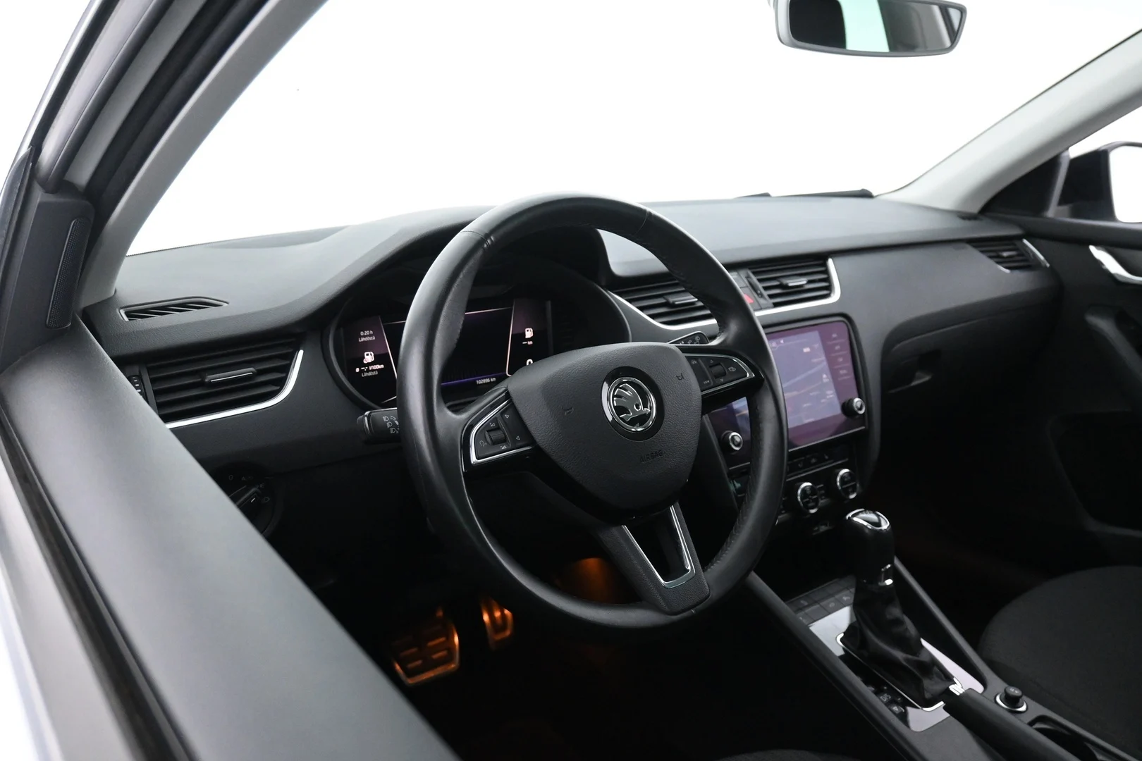 Car Image - 5dZYfmi7JaTR01KH4JQJJ1