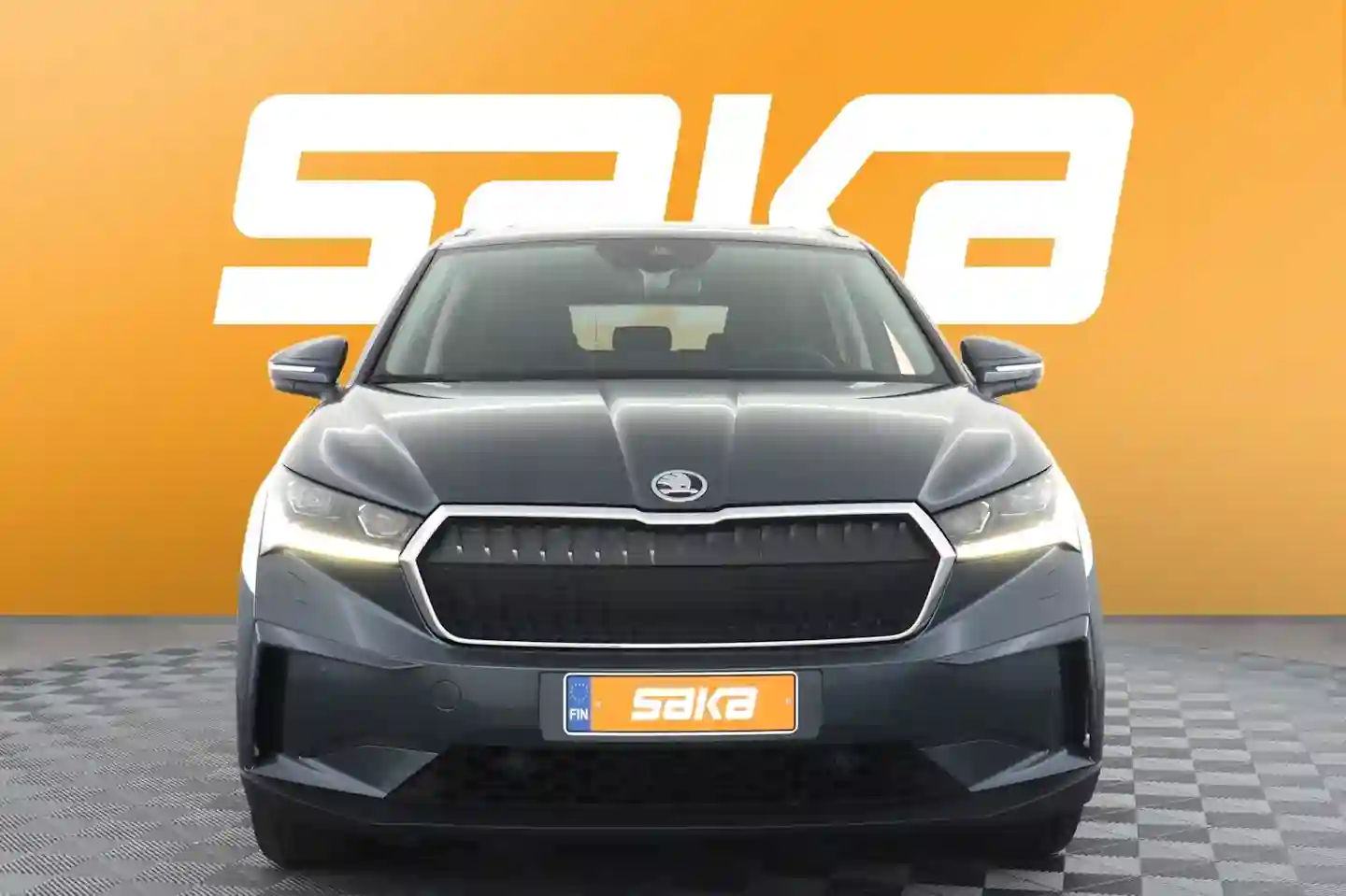Car Image - 5ZU6b68Dx6qH8kbUcgeGJl